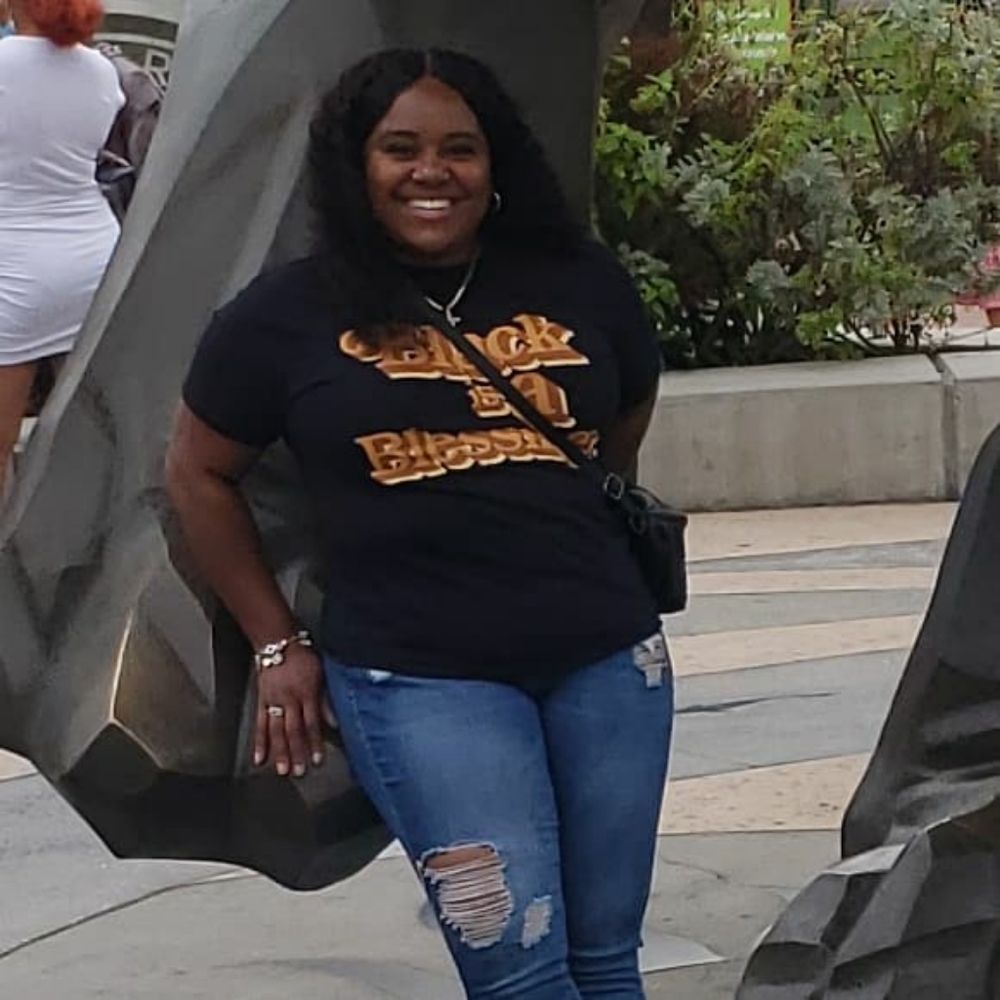 Meet your Posher, Ebony